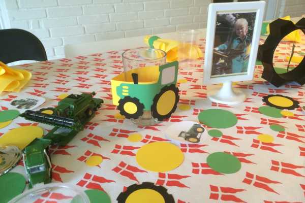 John Deere, traktor, børnefødselsdag, borddækning, vaser