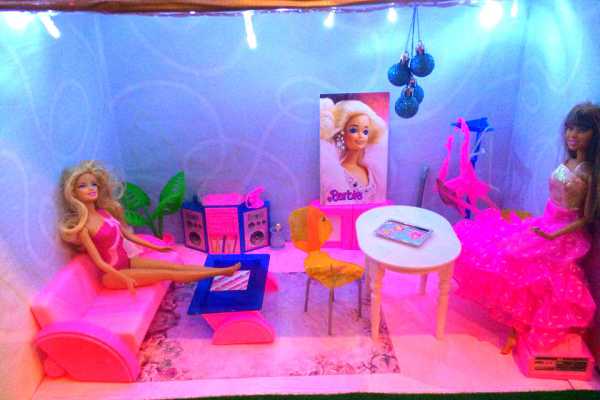 Barbie hus af pap barbie house made of cardboard